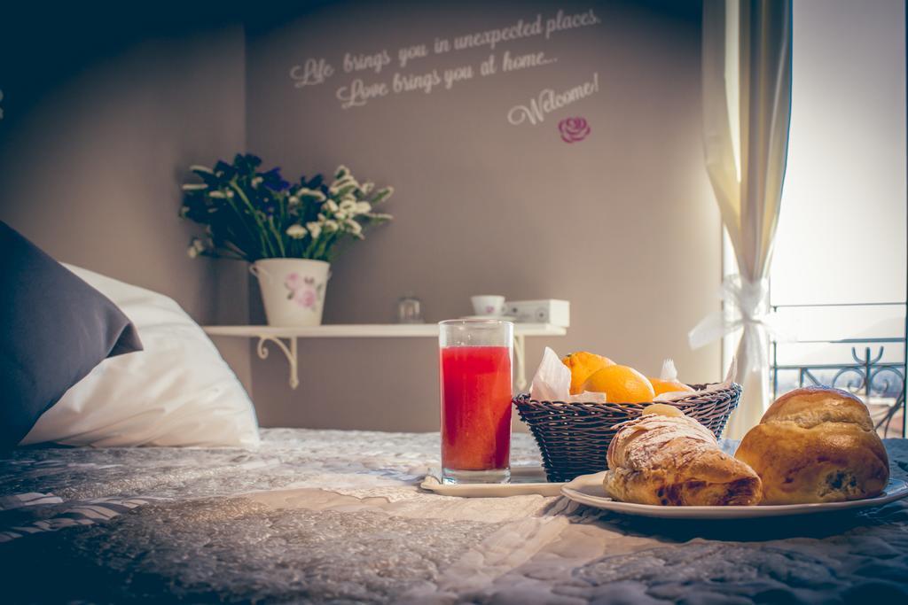 ナポリ ラ ペオニア Bed & Breakfast 部屋 写真